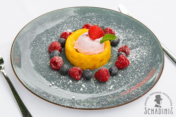 Schadinis - Designkloss in Schalenform mit Fruchteis