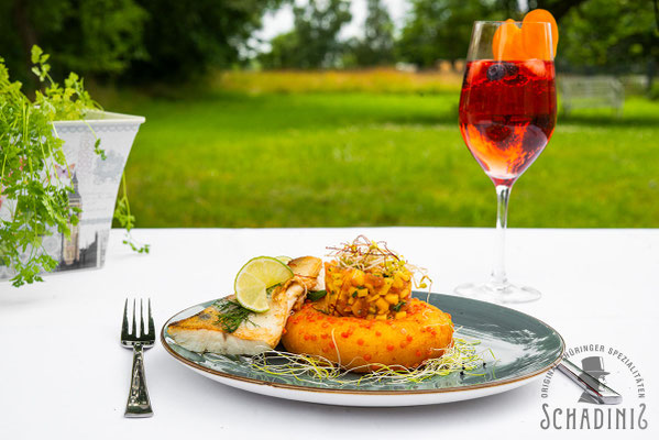 Schadinis - Design Klossdonut mit gebratenem Zanderfilet