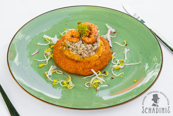 Schadinis - Klossdonut mit Lachs-Tartar