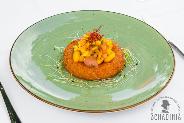 Schadinis - Klossdonut mit Mango-Tomaten-Salsa